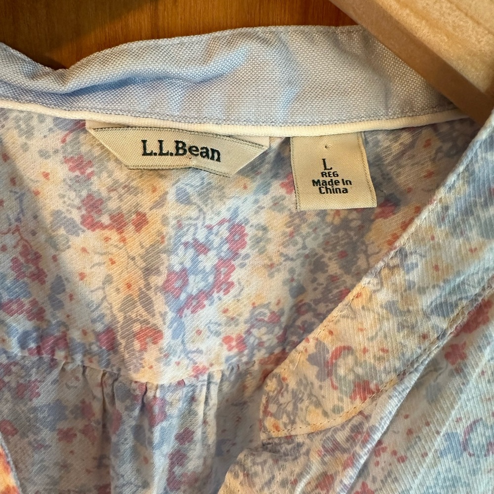 L.L. Bean Pastel Floral Button-Down Short Sleeve Shirt - Light Blue & Pink - Picture 3 of 4